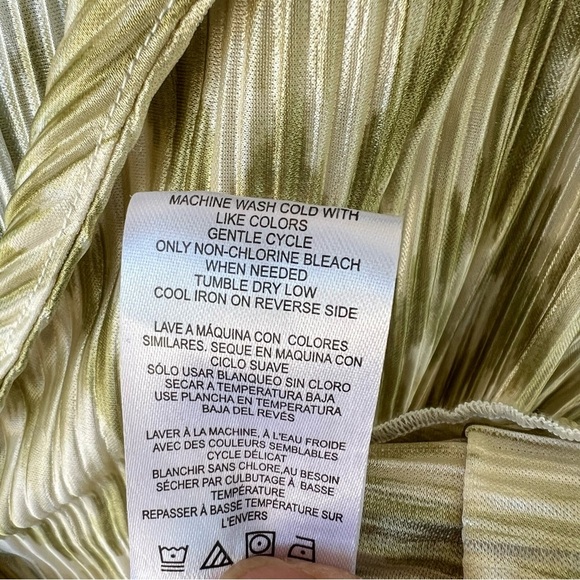 Almost Famous Plisse (crinkled) Striped Button Front Shirt 3X NWT Green Cream - Picture 4 of 5